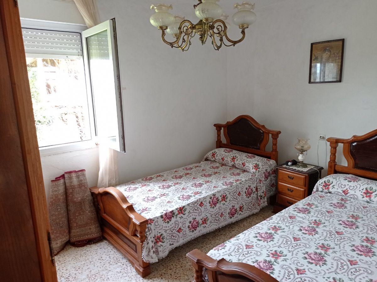 For sale of house in Villaviciosa
