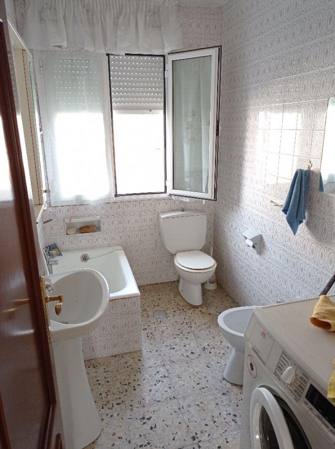 For sale of house in Villaviciosa