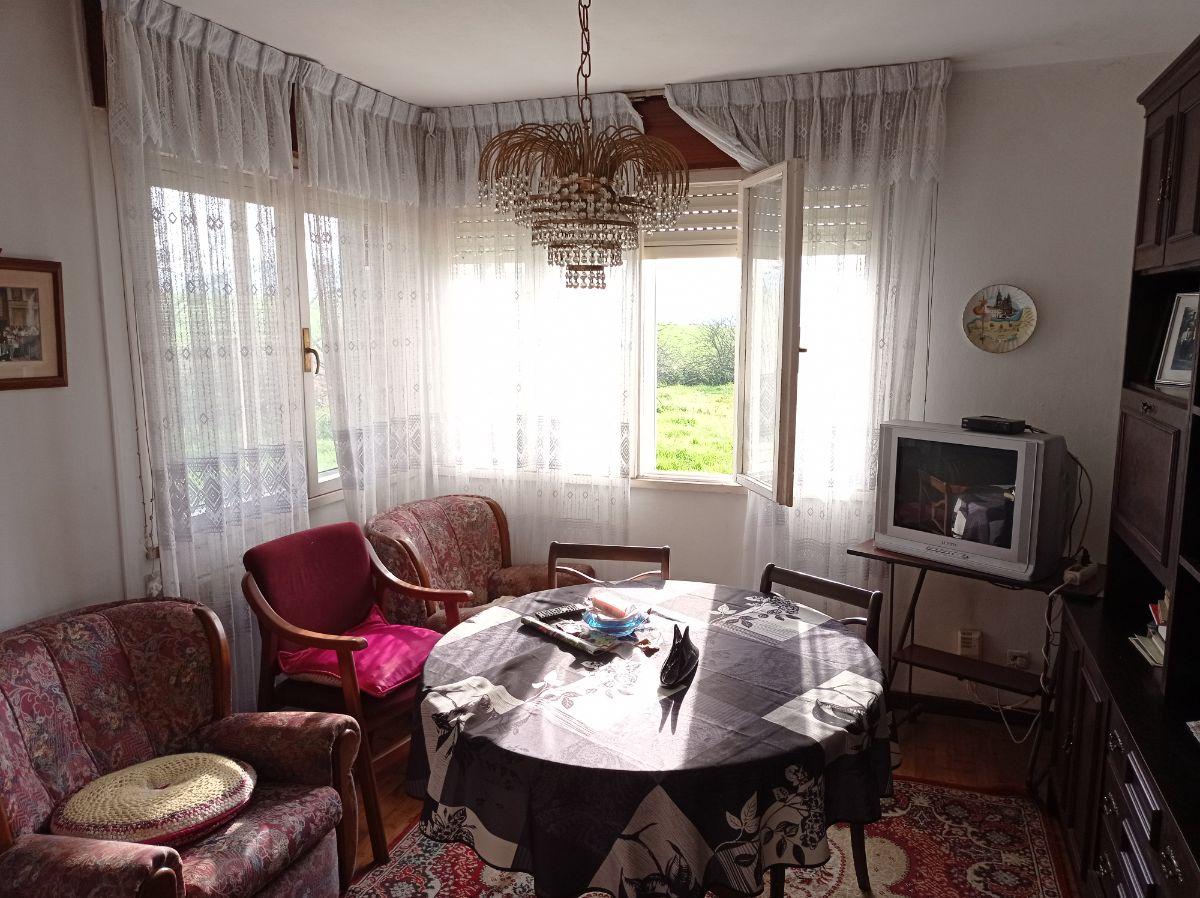 For sale of house in Villaviciosa