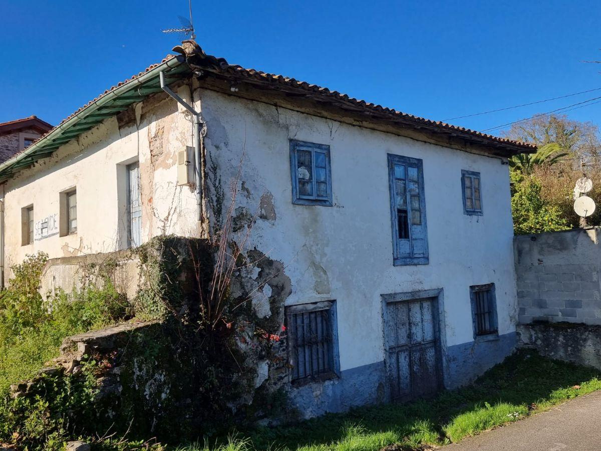 For sale of house in Villaviciosa