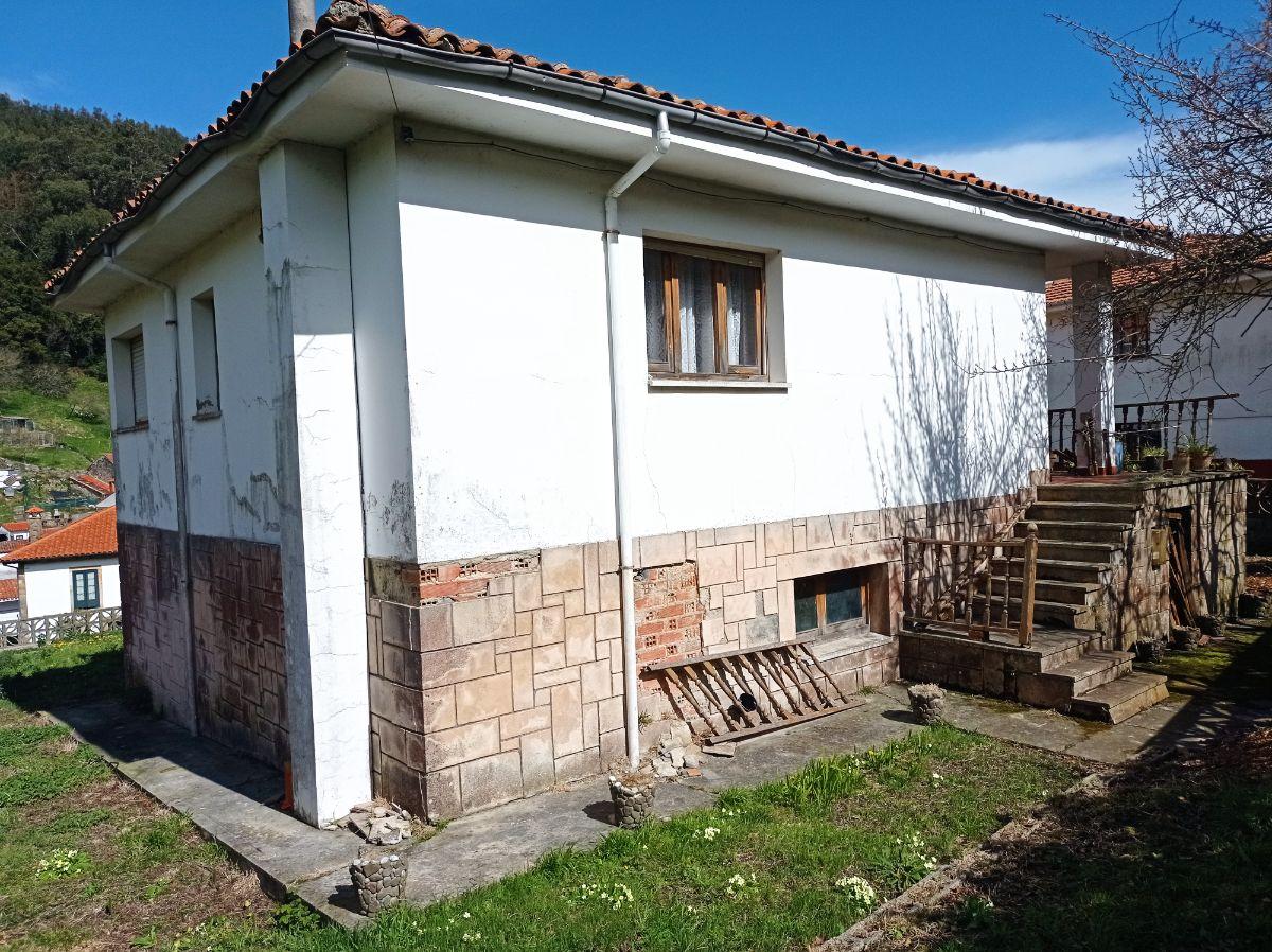 For sale of house in Villaviciosa