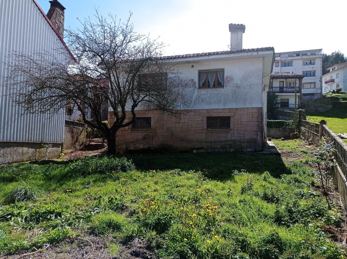 For sale of house in Villaviciosa