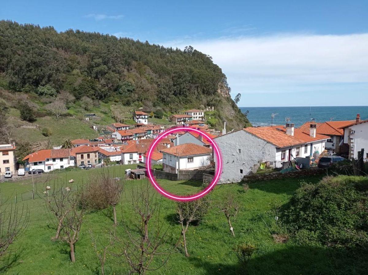 For sale of house in Villaviciosa