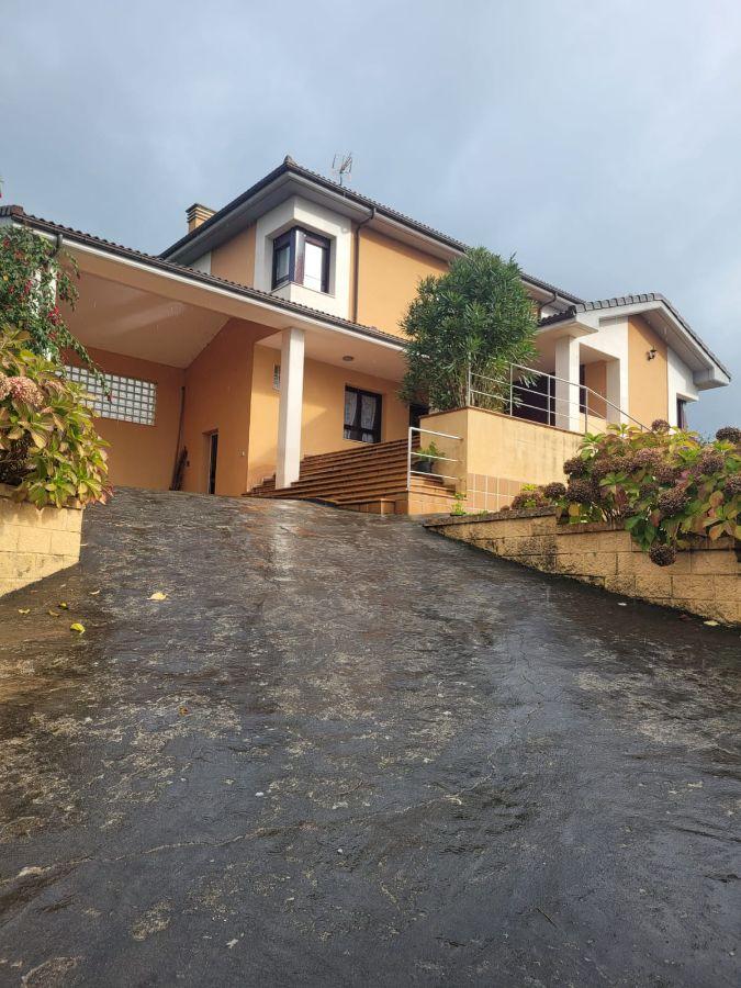 Venta de casa en Villaviciosa