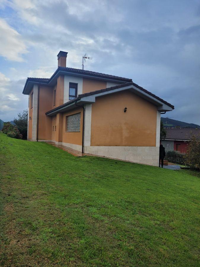 Venta de casa en Villaviciosa