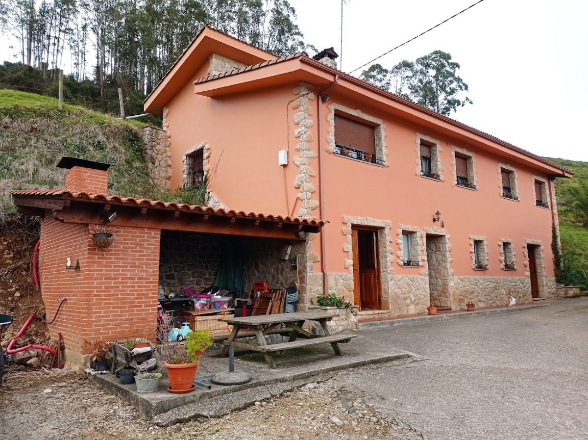 Venta de casa en Villaviciosa