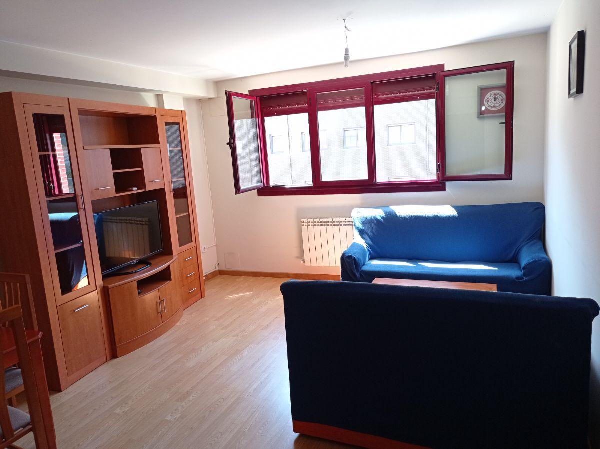 For sale of flat in Villaviciosa