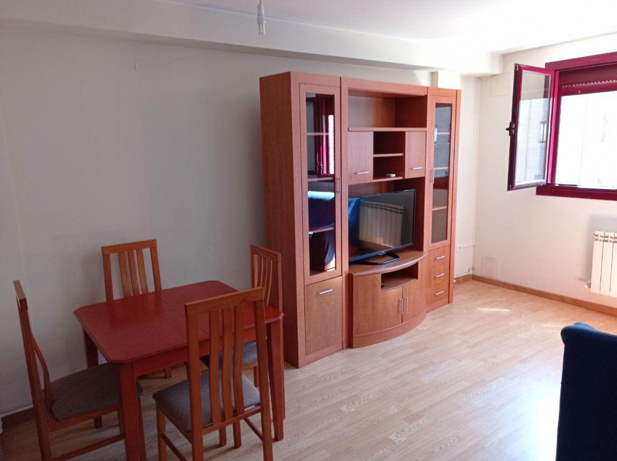 For sale of flat in Villaviciosa