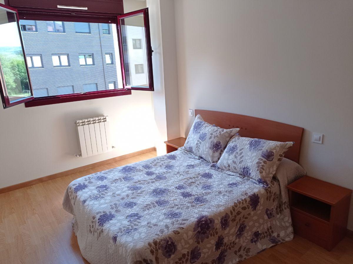 For sale of flat in Villaviciosa