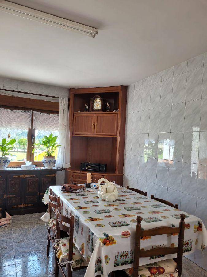 For sale of house in Villaviciosa