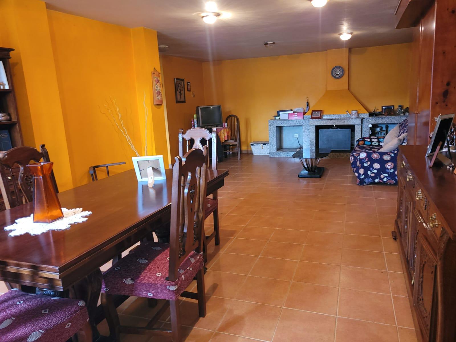 For sale of house in Villaviciosa