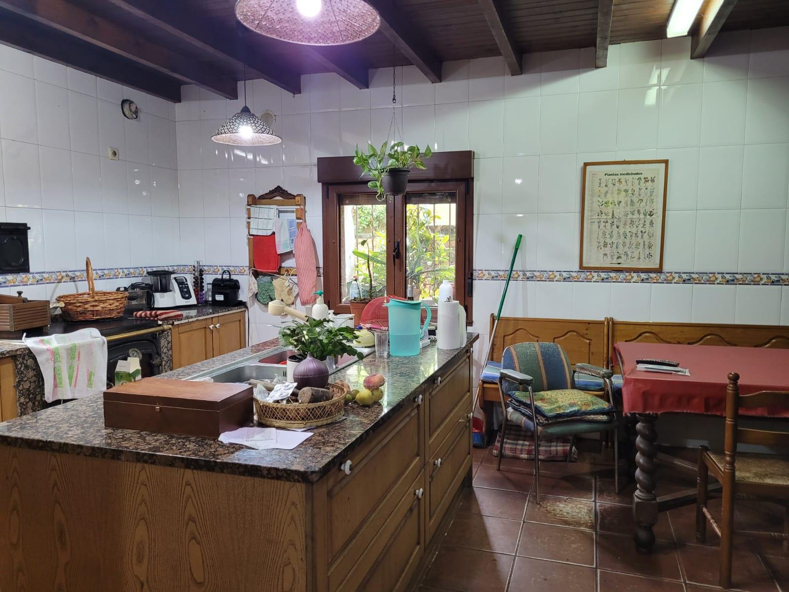 For sale of house in Villaviciosa