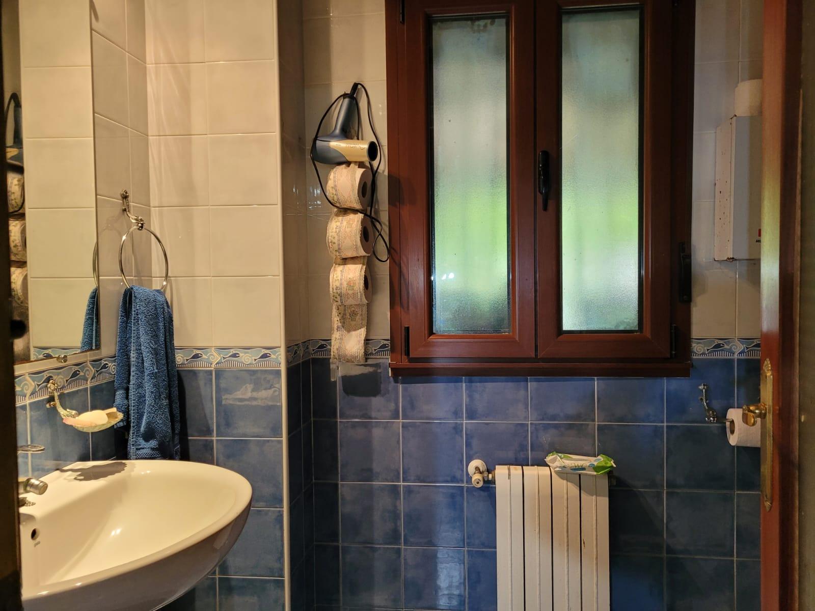 For sale of house in Villaviciosa