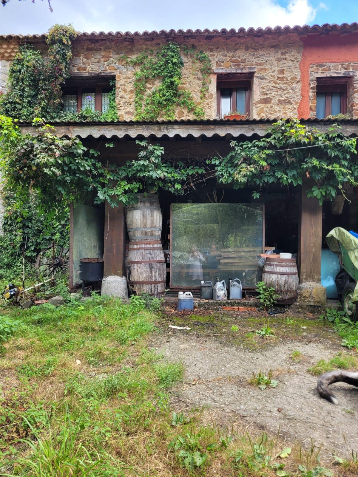 For sale of house in Villaviciosa