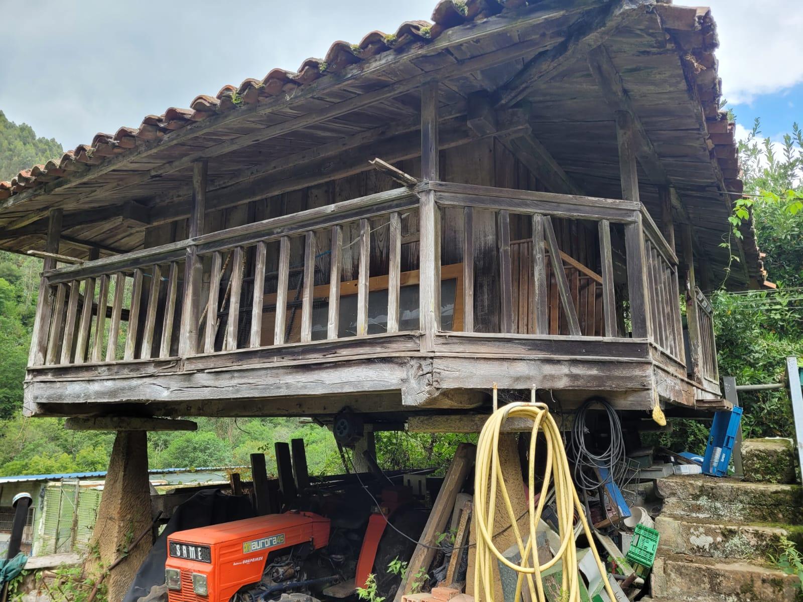 For sale of house in Villaviciosa