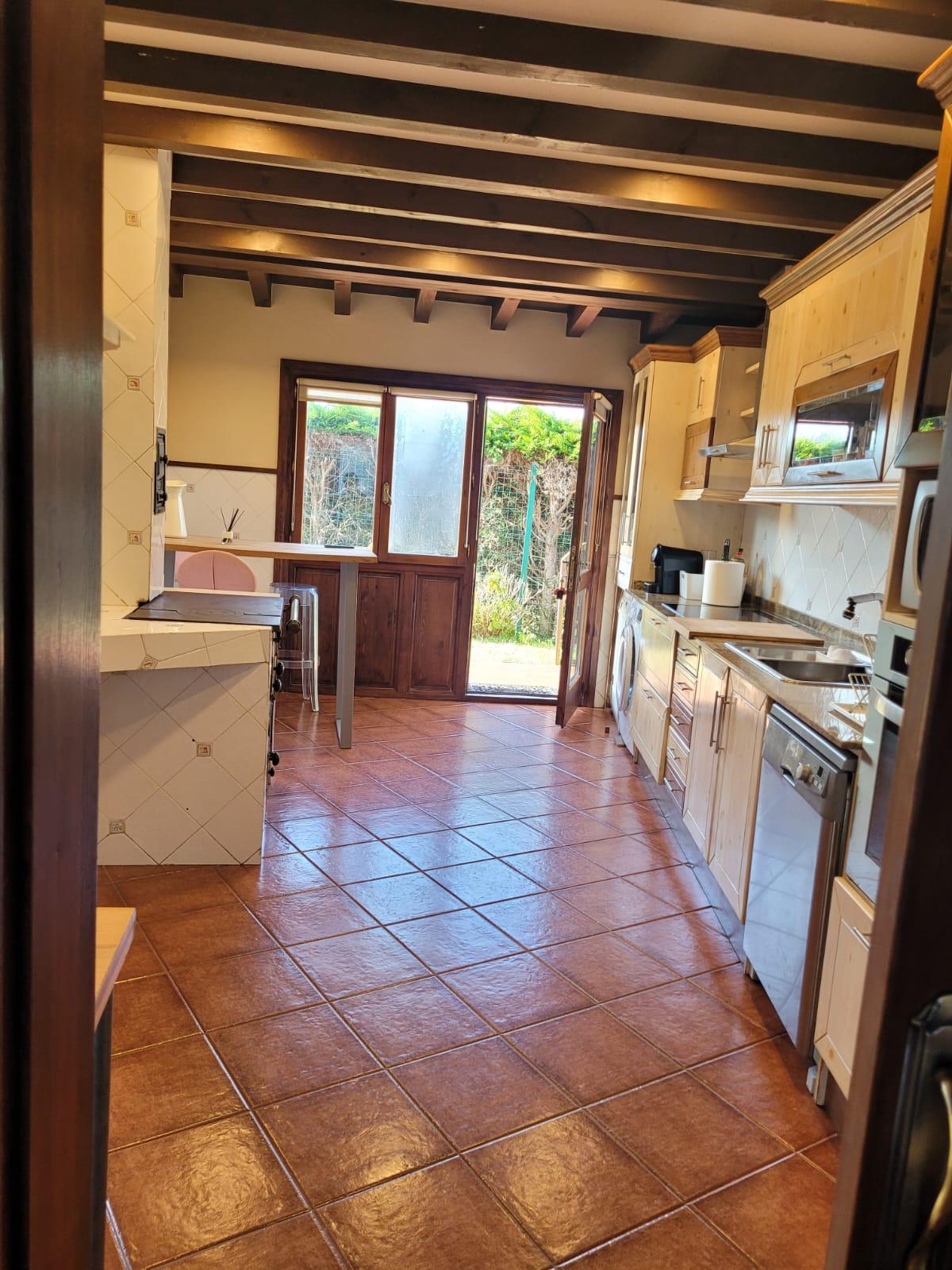 For sale of house in Villaviciosa