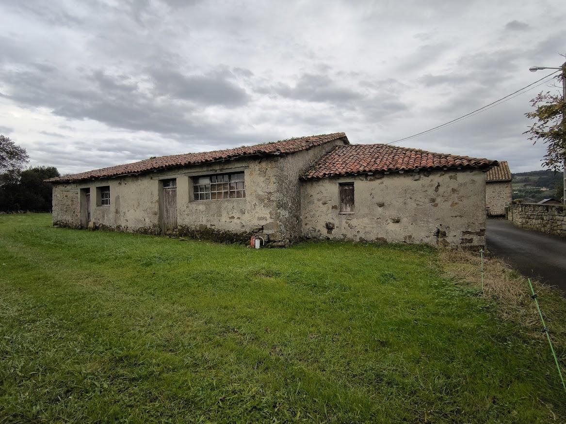 For sale of house in Villaviciosa