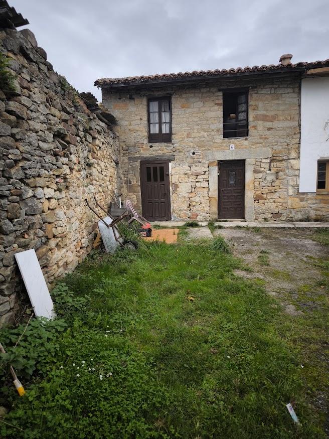 For sale of house in Villaviciosa