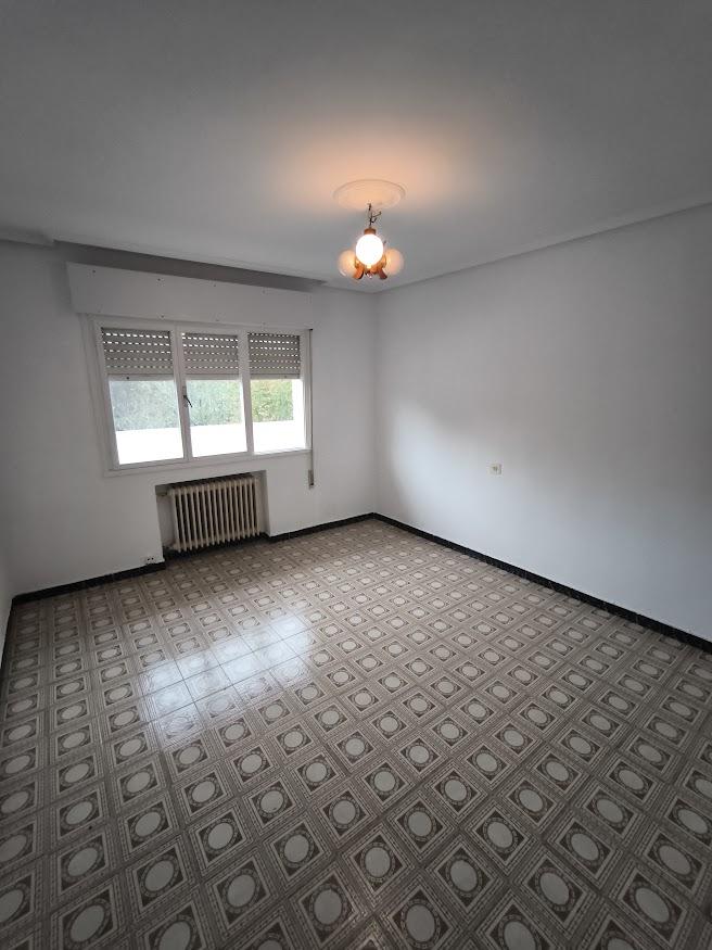 For sale of house in Villaviciosa