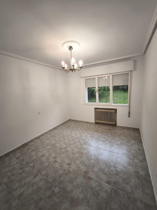 For sale of house in Villaviciosa