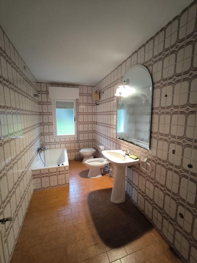 For sale of house in Villaviciosa