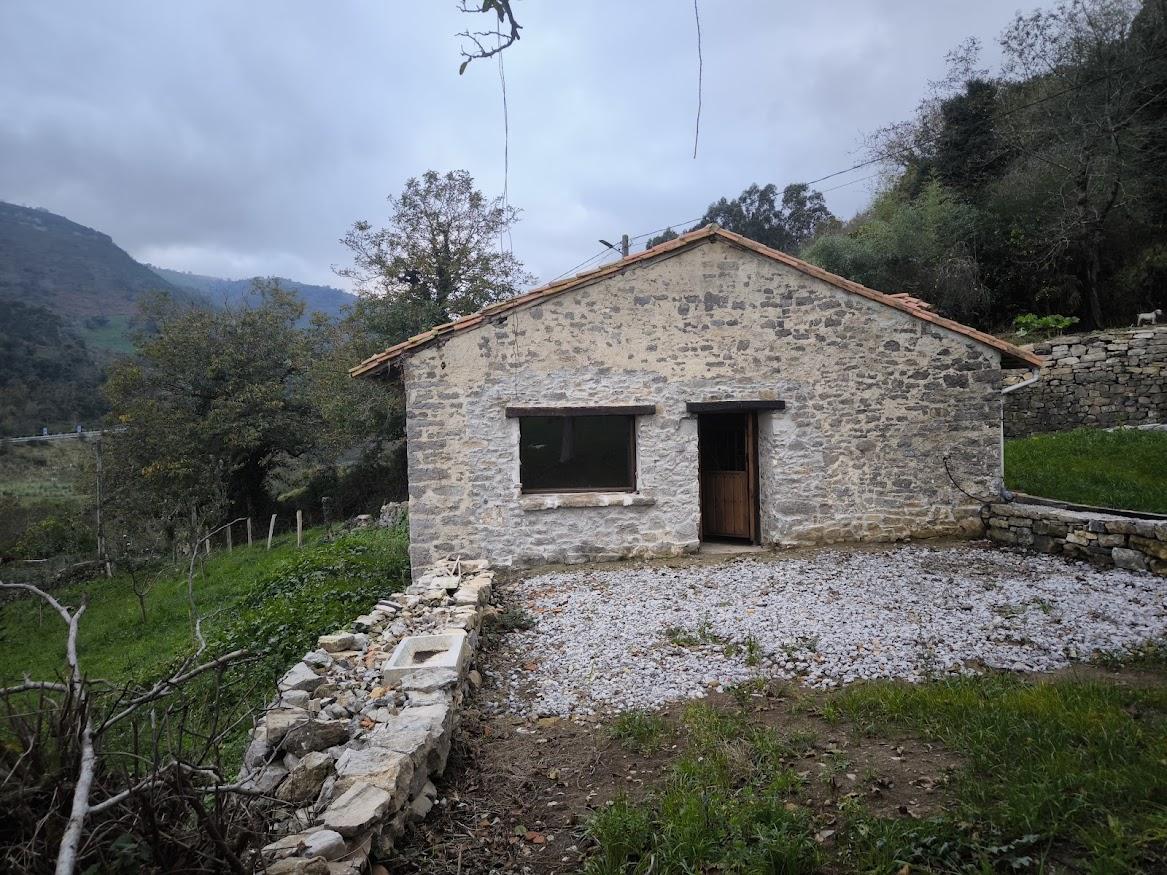 For sale of house in Villaviciosa