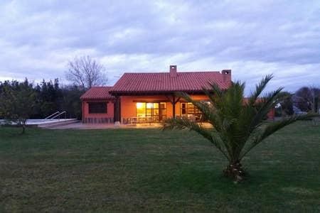 For sale of house in Villaviciosa