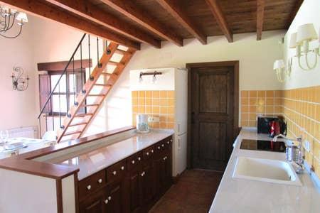 For sale of house in Villaviciosa