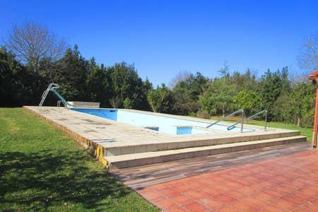 For sale of house in Villaviciosa