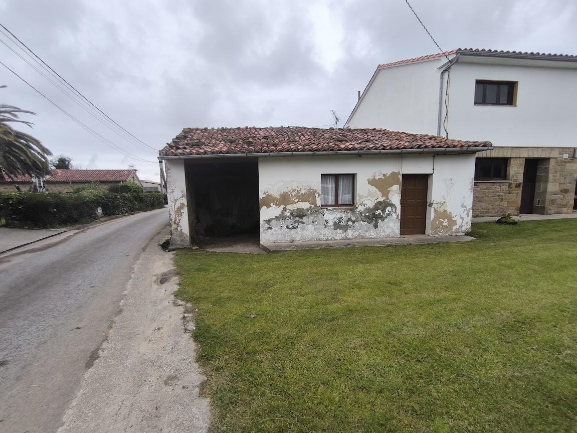 For sale of house in Villaviciosa