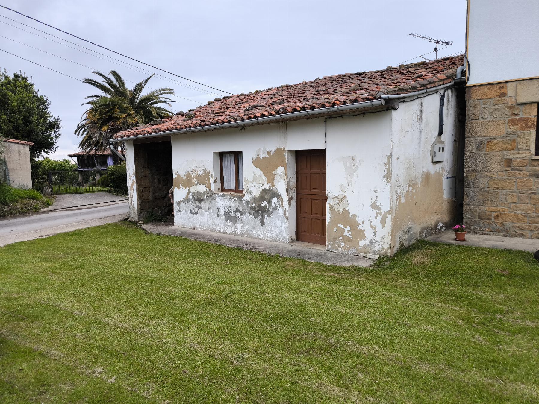 For sale of house in Villaviciosa
