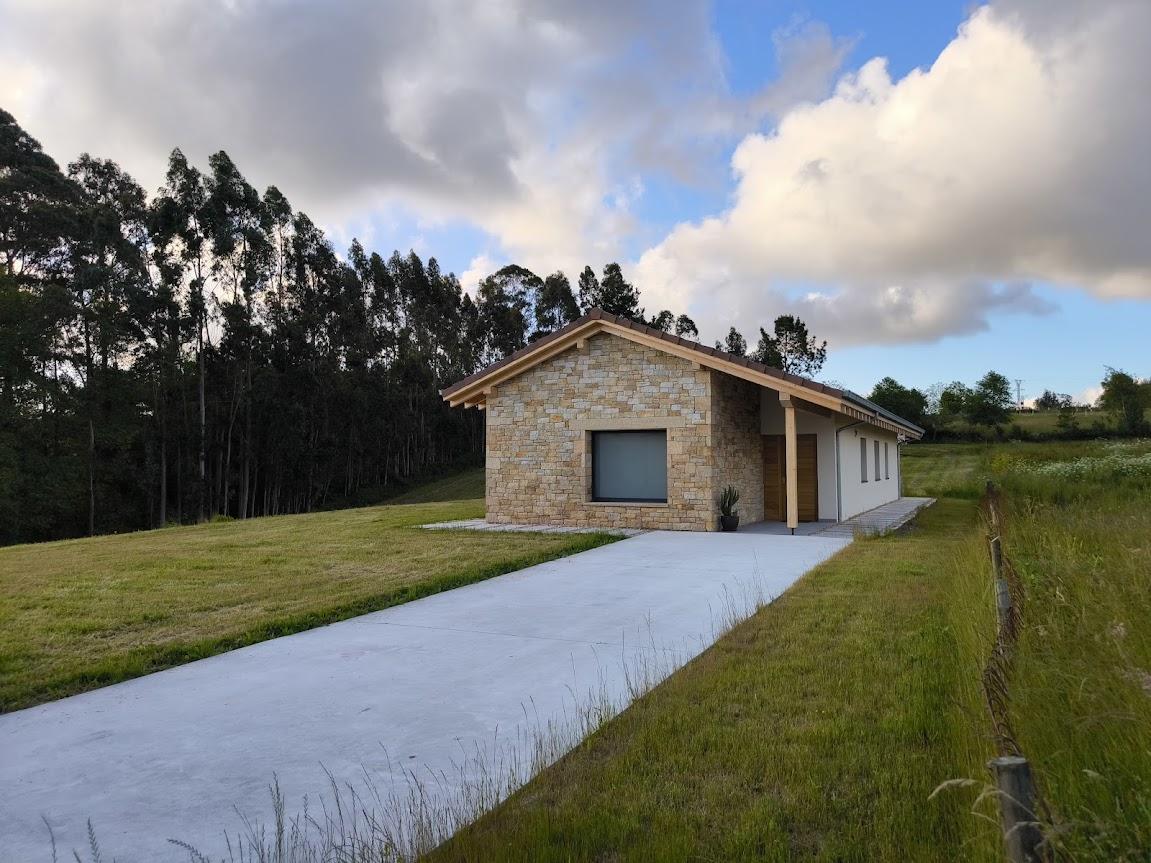 For sale of house in Villaviciosa