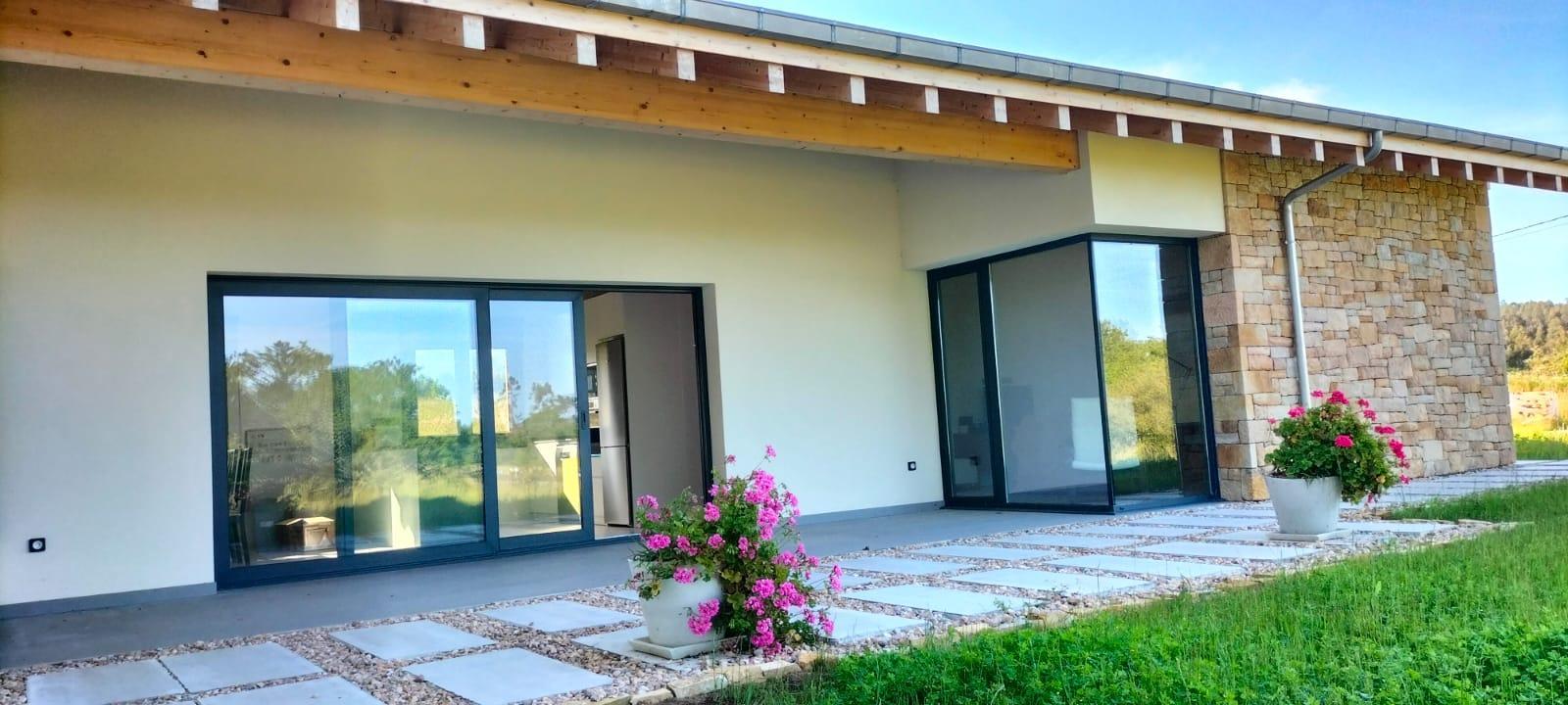 For sale of house in Villaviciosa
