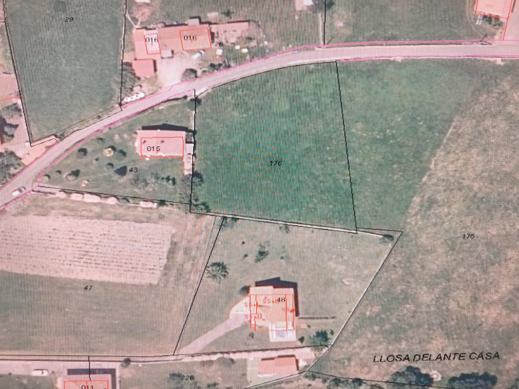 Venta de terreno en Villaviciosa