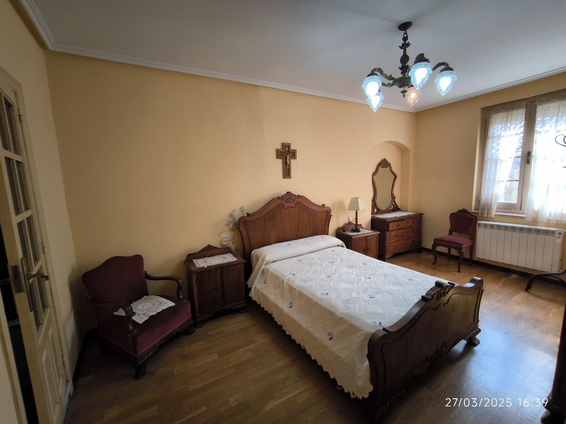 For sale of flat in Villaviciosa
