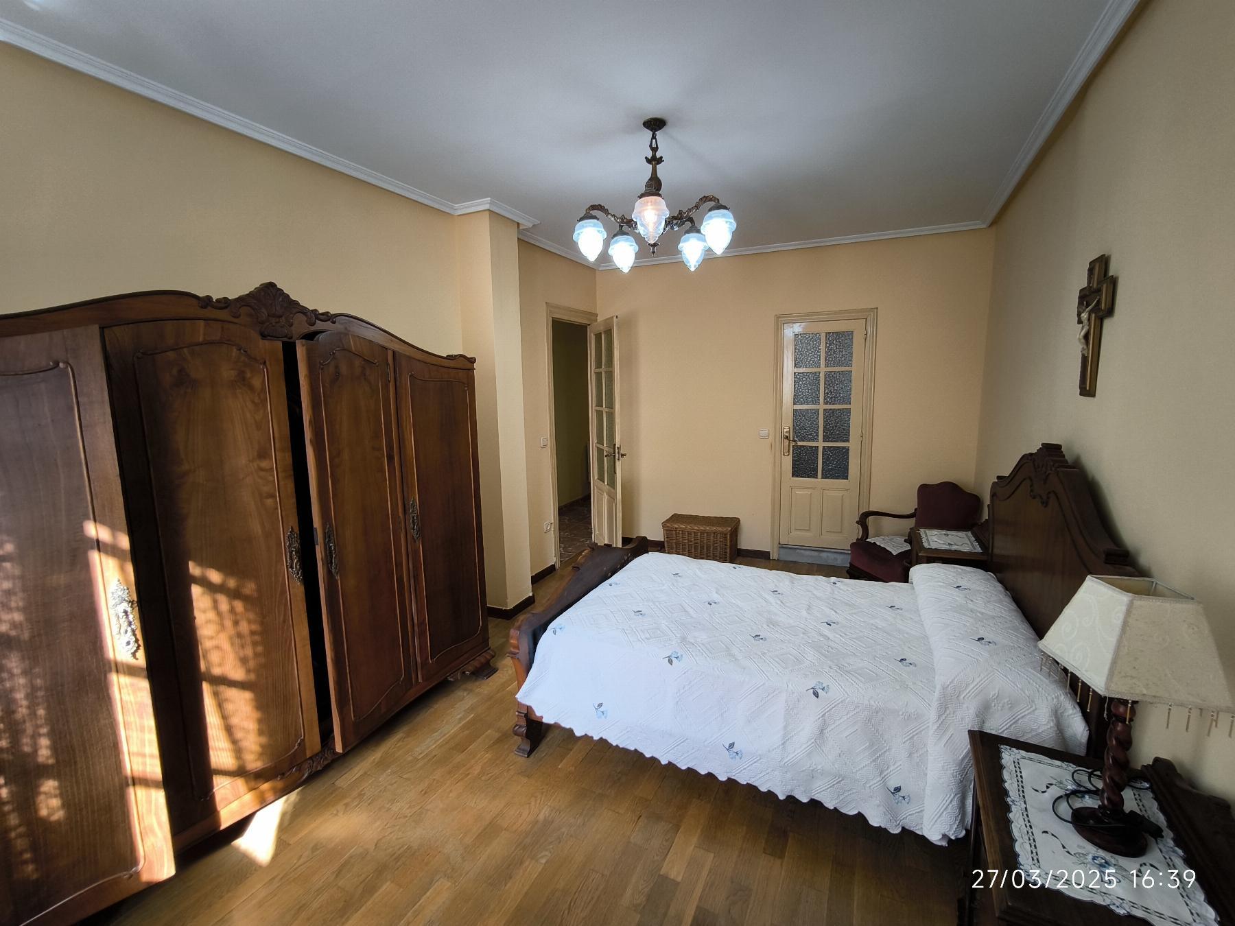 For sale of flat in Villaviciosa