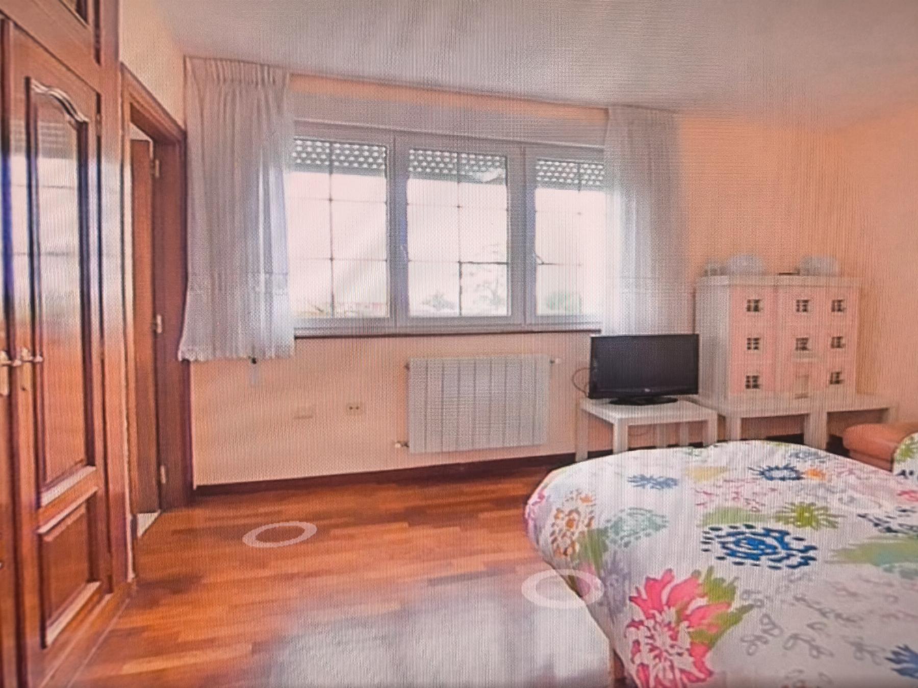 For sale of house in Villaviciosa