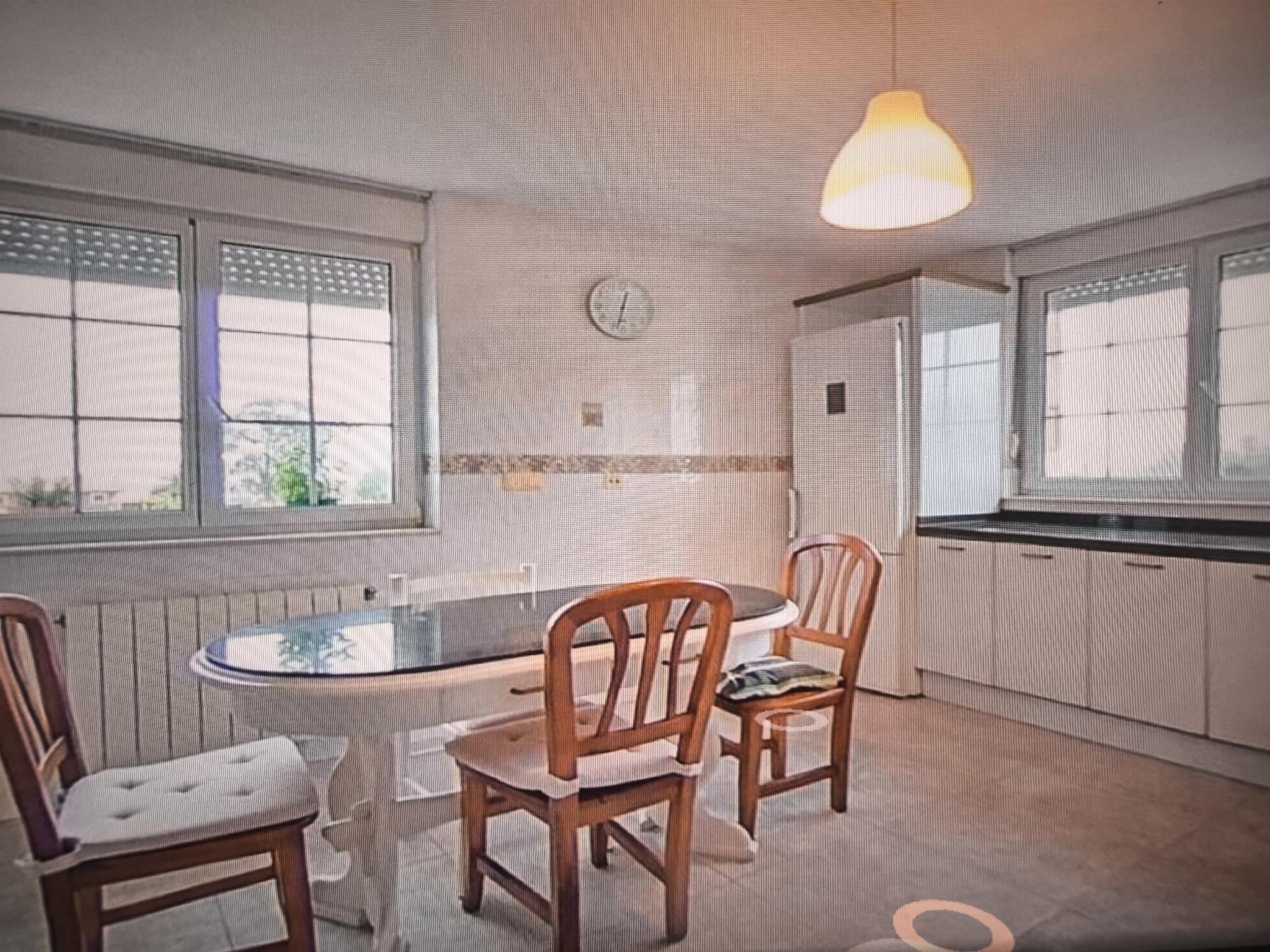 For sale of house in Villaviciosa