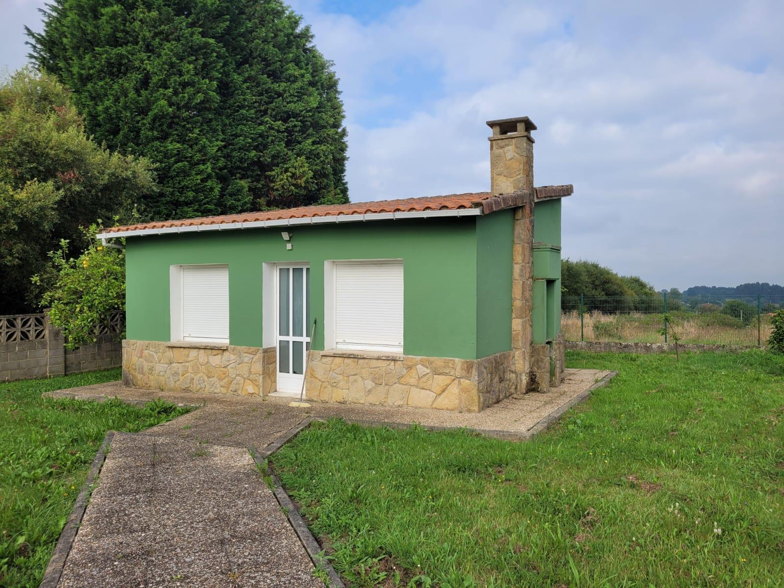 For sale of house in Villaviciosa