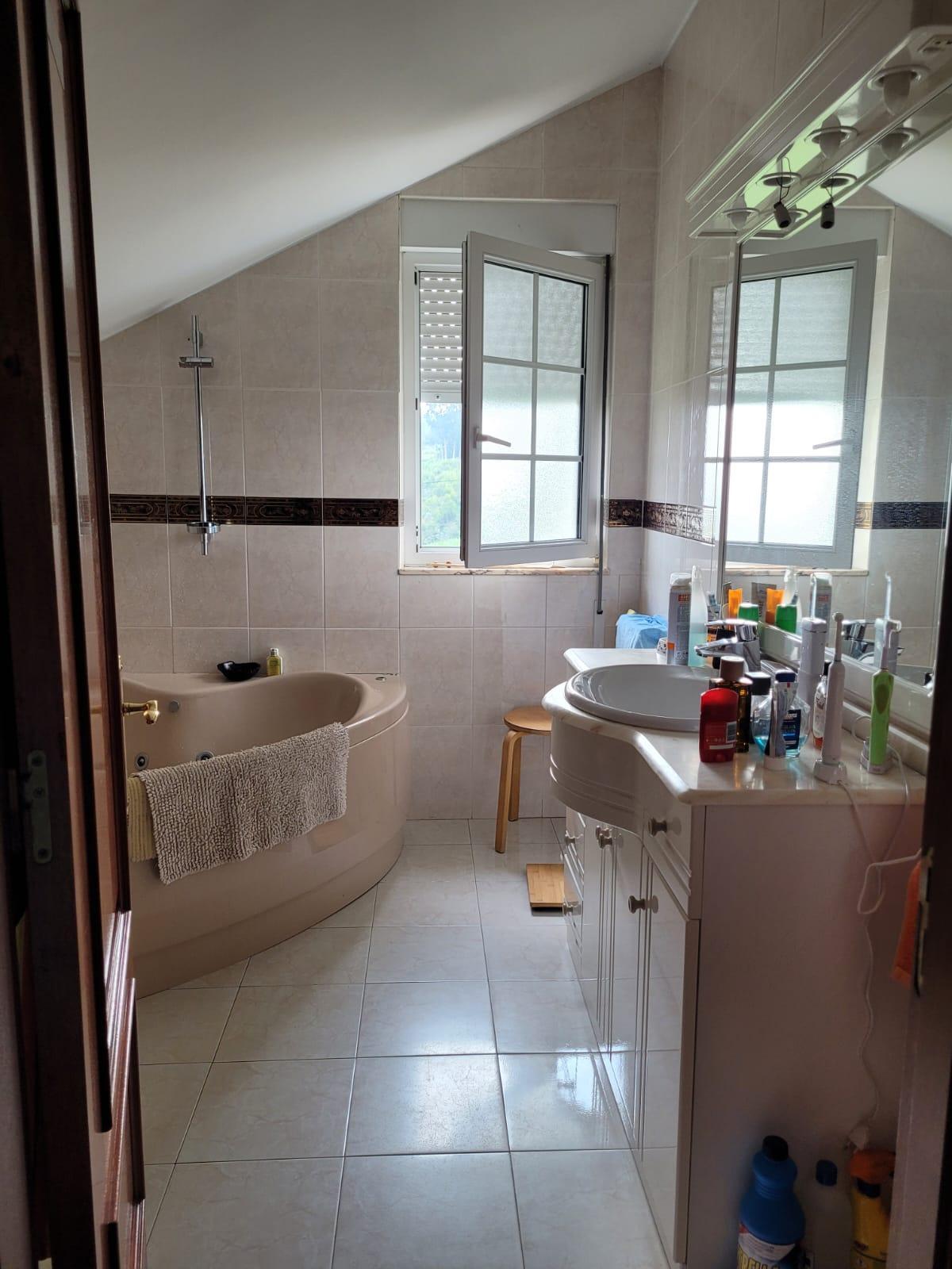 For sale of house in Villaviciosa