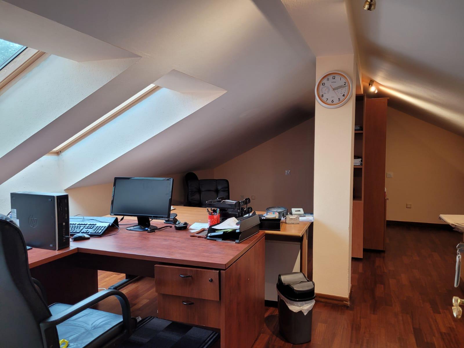 For sale of house in Villaviciosa