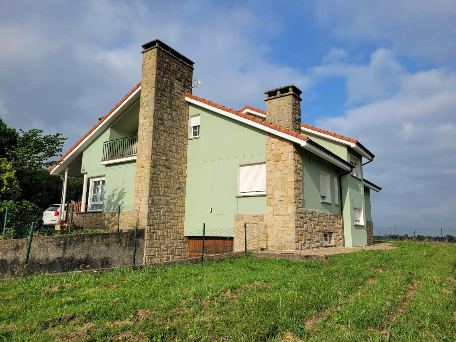 For sale of house in Villaviciosa