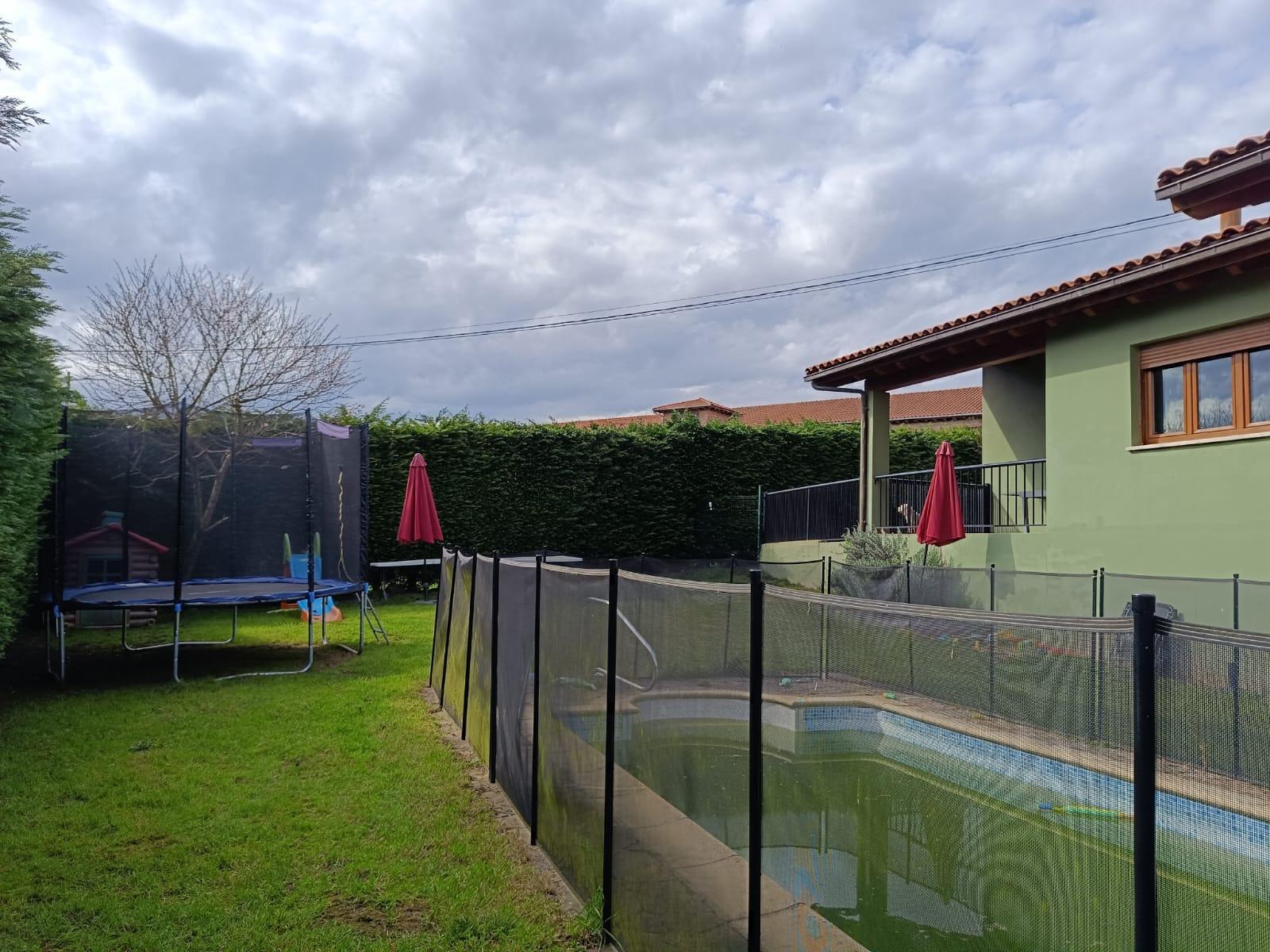 For sale of house in Villaviciosa