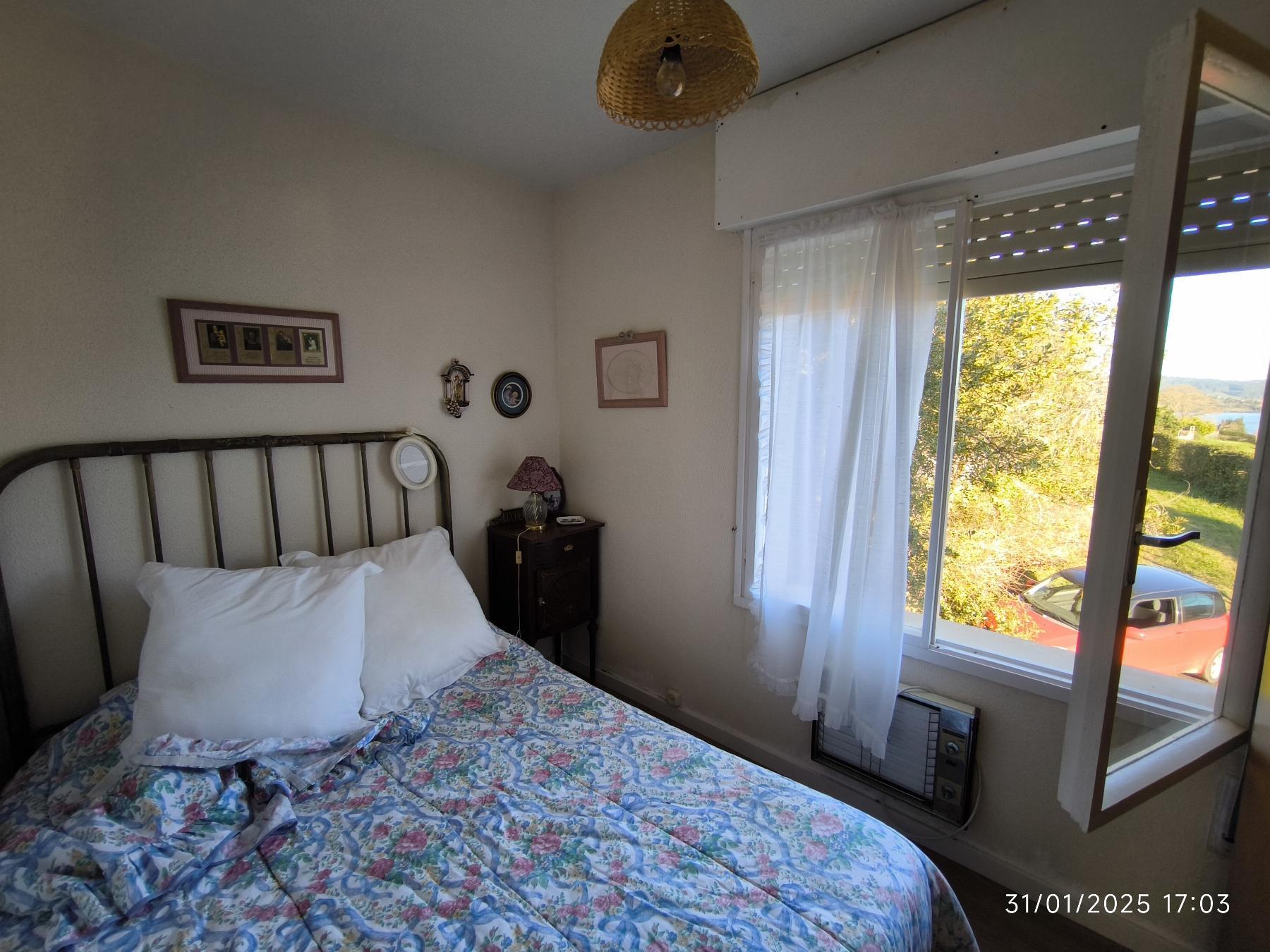 For sale of house in Villaviciosa