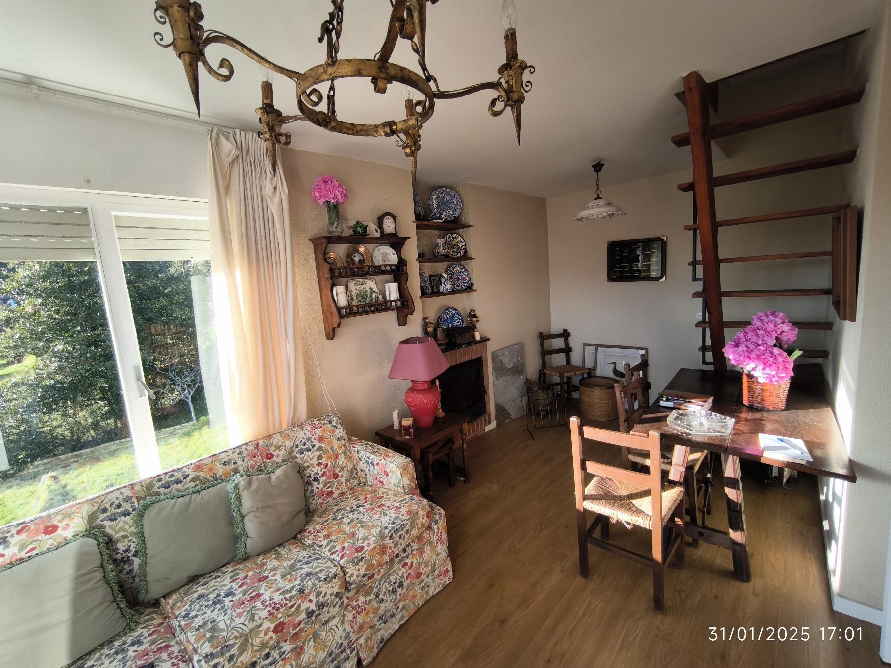 For sale of house in Villaviciosa