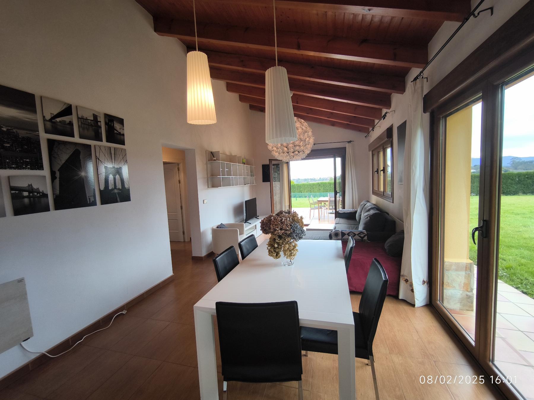 For sale of house in Villaviciosa