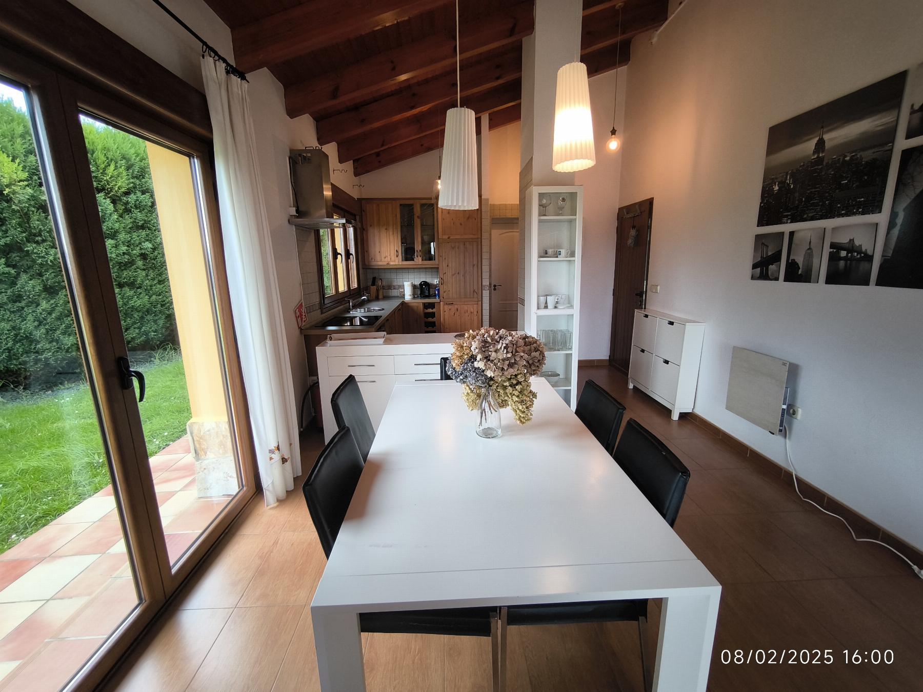 For sale of house in Villaviciosa