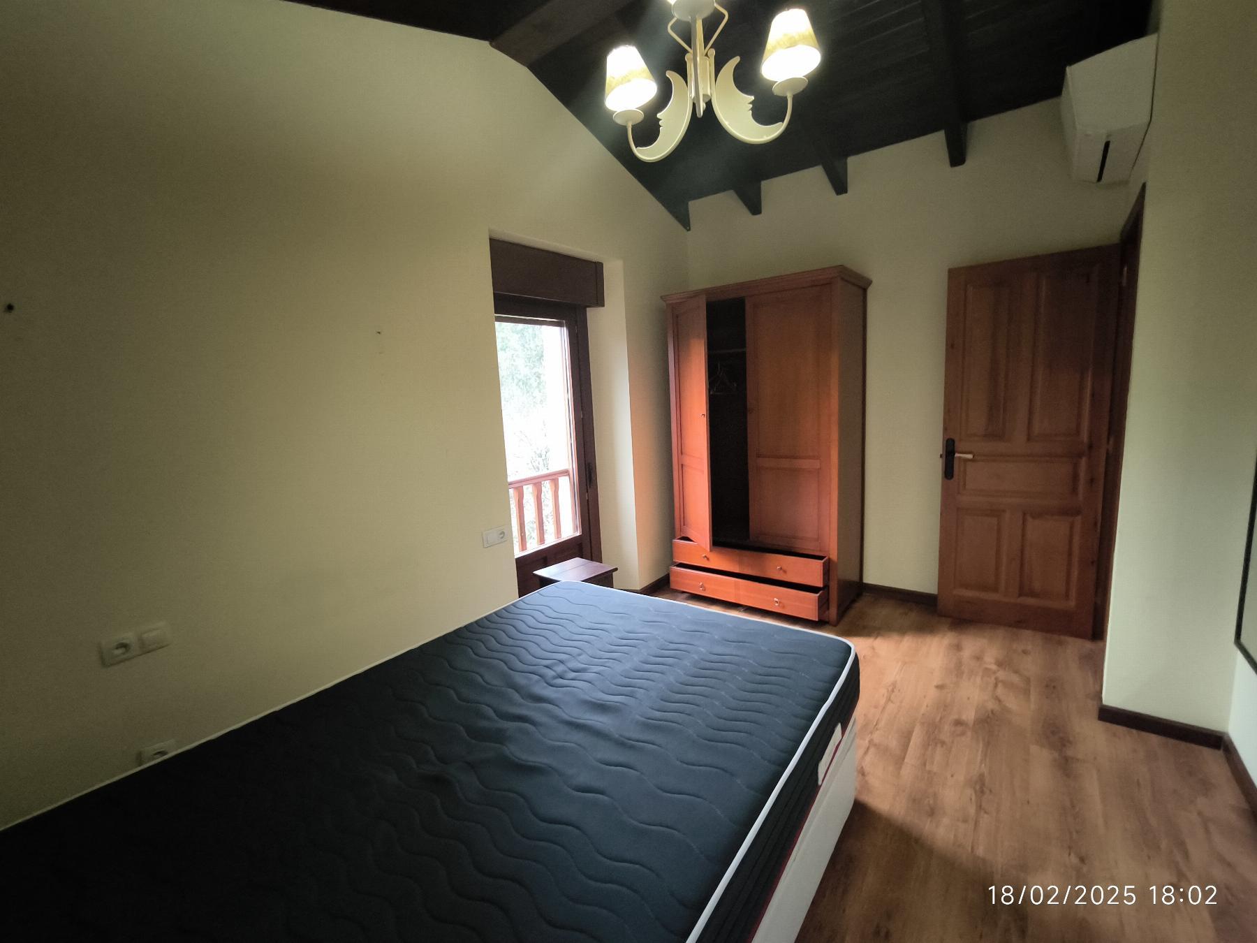 For sale of house in Villaviciosa