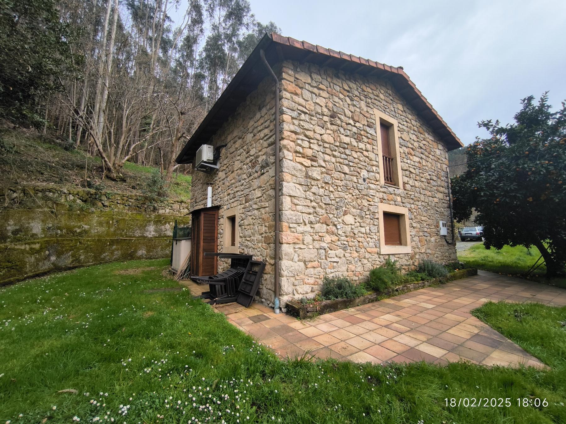 For sale of house in Villaviciosa