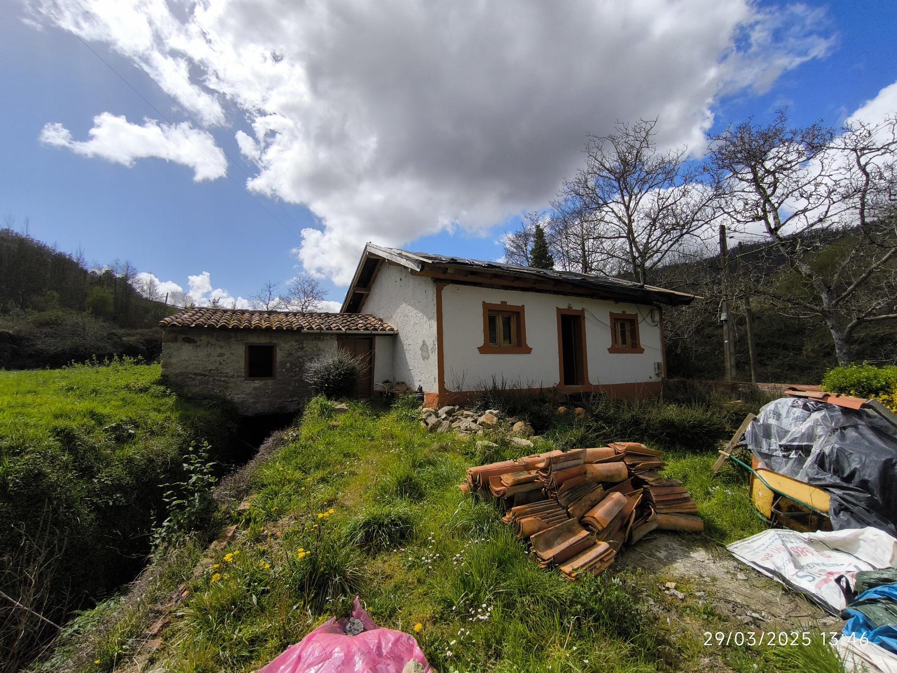 For sale of house in Villaviciosa